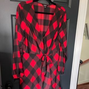 Express size L silky red Buffalo plaid dress with twist